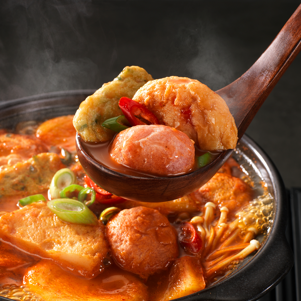 Goraesa Maekom Eomuk-tang (Spicy Fish Cake Soup) Sell by 10/5/23