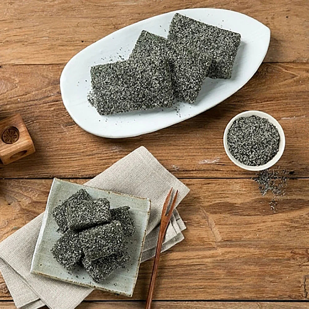Mosi Leaf & Black Sesame Glutinous Rice Injeolmi (Korean Rice Cake) (1kg, 2.2lb)
