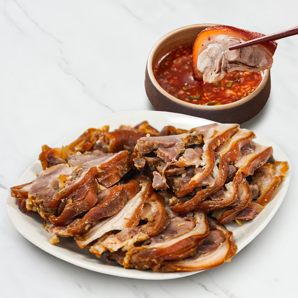 Pork knuckle meat slices