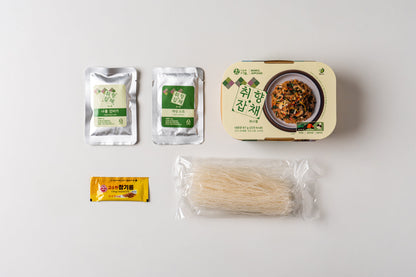 Damwoo Chwihyang Japchae: Instant Korean Glass Noodles with Chinamul (67g / 2.36oz)[담우] 취향잡채 - 취나물 67g