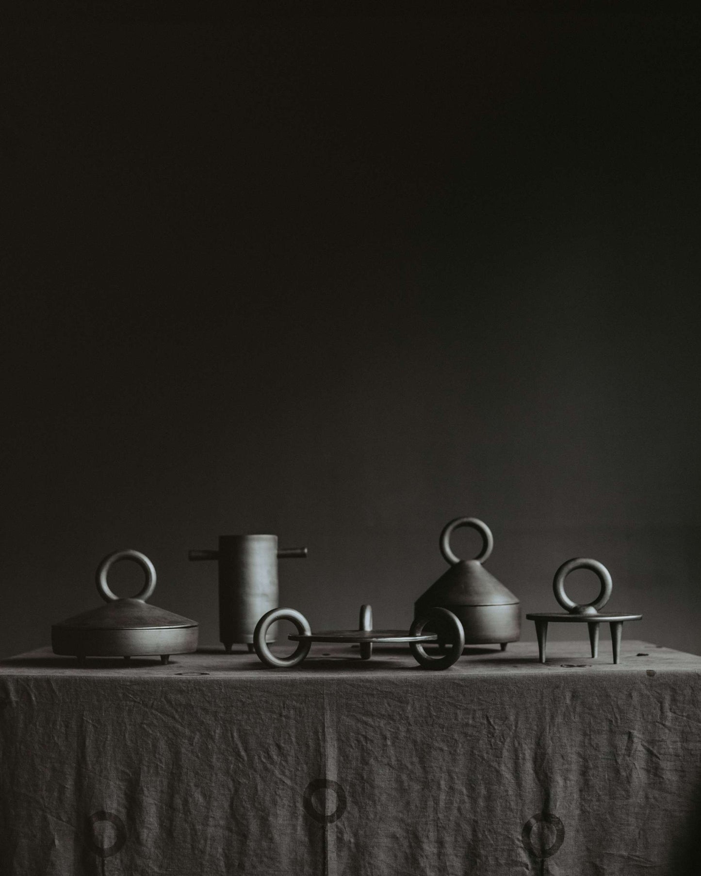 Small Serving Pedestal Platter Guculia. Shadow