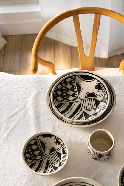 Hand Painted Stoneware Salad Plate: Heritage Collection