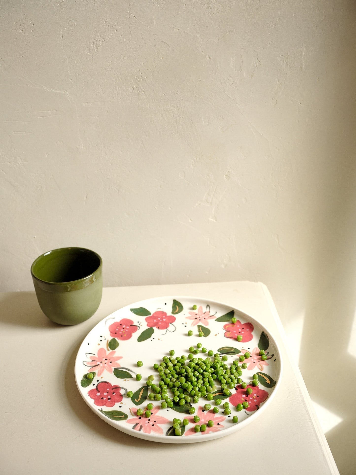 Hand-Painted Floral Dinner Plates - Unique Porcelain Design