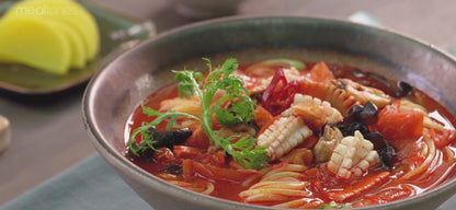 Hongya Squid Jjambbong (Spicy Seafood Noodle Soup)